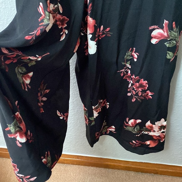Floral Jumpsuit - Picture 6 of 9